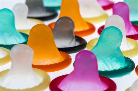 Blowjob ohne Kondom gegen Aufpreis Sex Dating Paradies
